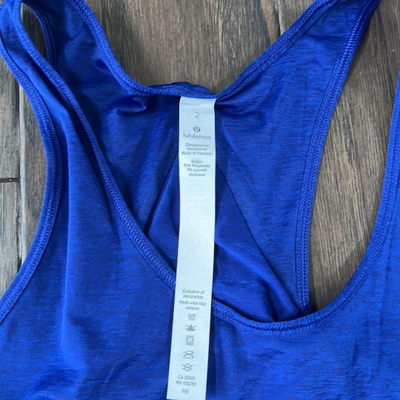 Lululemon size 2 tank - Picture 3 of 3